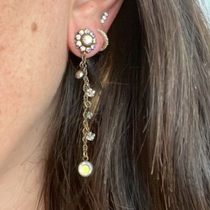 Flower dangle earring with iridescent stones